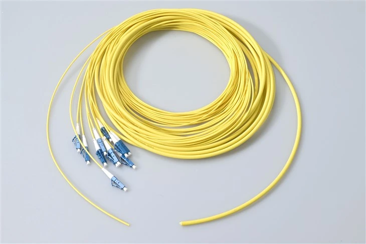 Đuôi lợn sợi quang 12 lõi SC/UPC, 9/125 SM 0,9mm PVC/LSZH